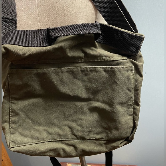 Vintage Carhartt WIP messenger bag, forest green - Picture 3 of 8